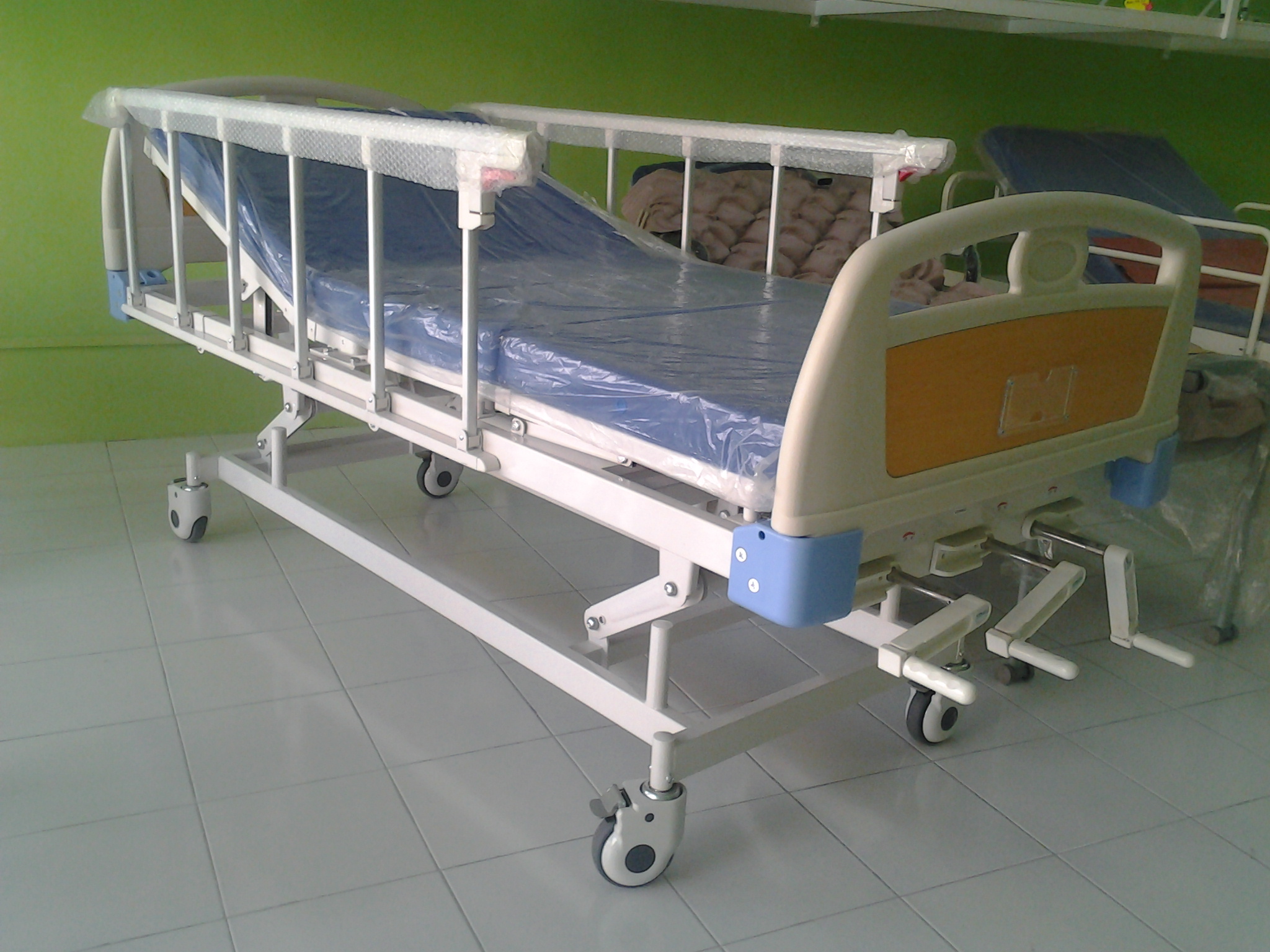 3 Function Manual Bed 203M