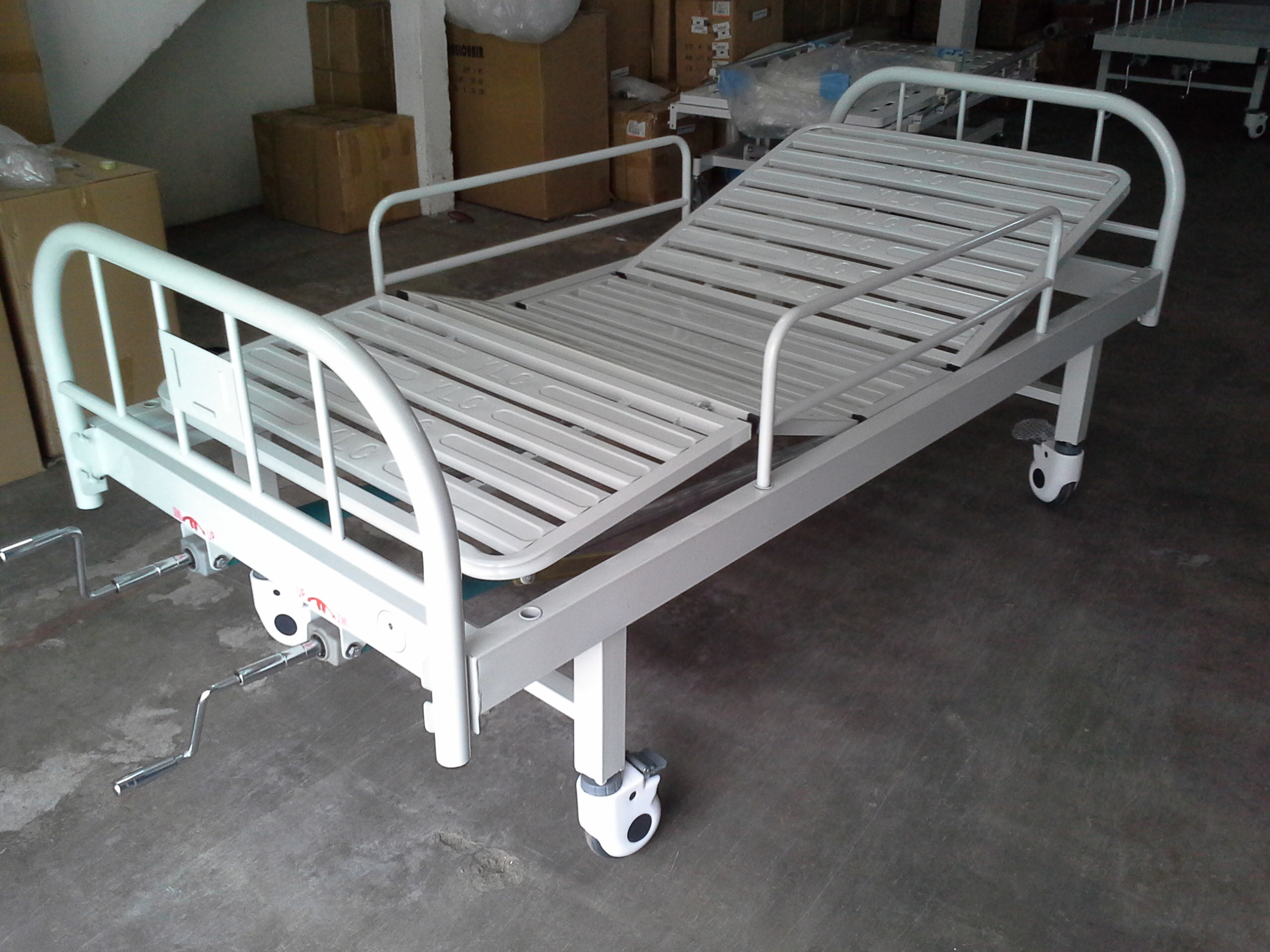 Economical 2 Function Manual Hospital Bed 102M