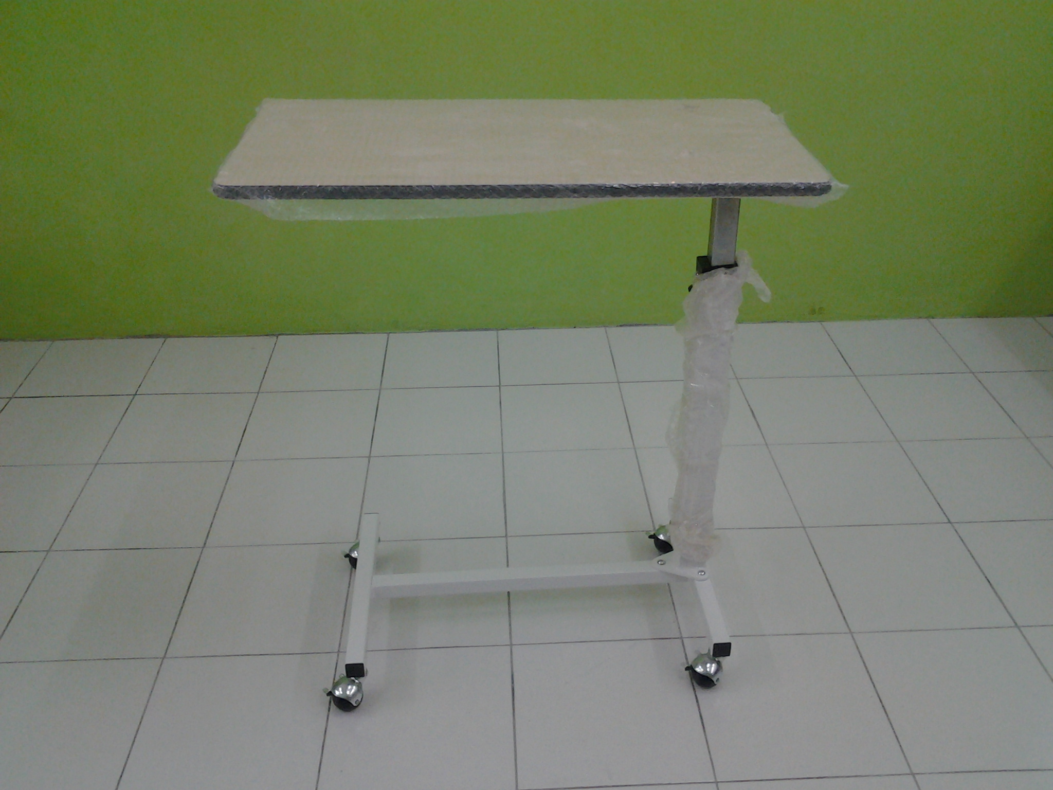 Overbed table E1