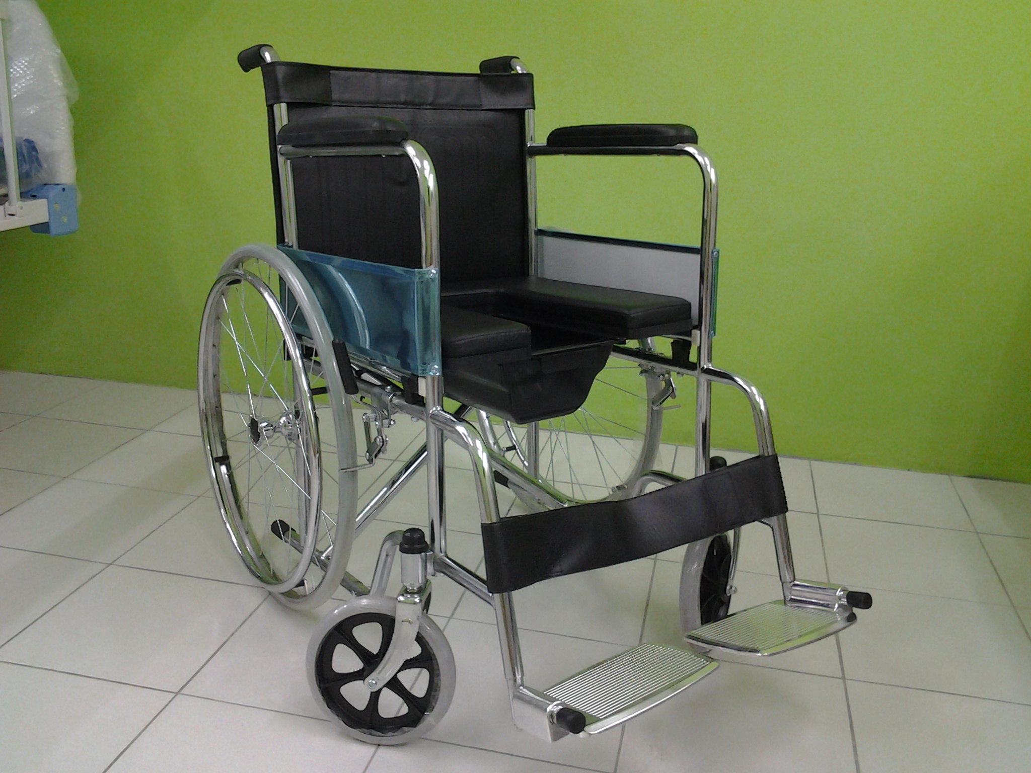 Commode Wheelchair 609