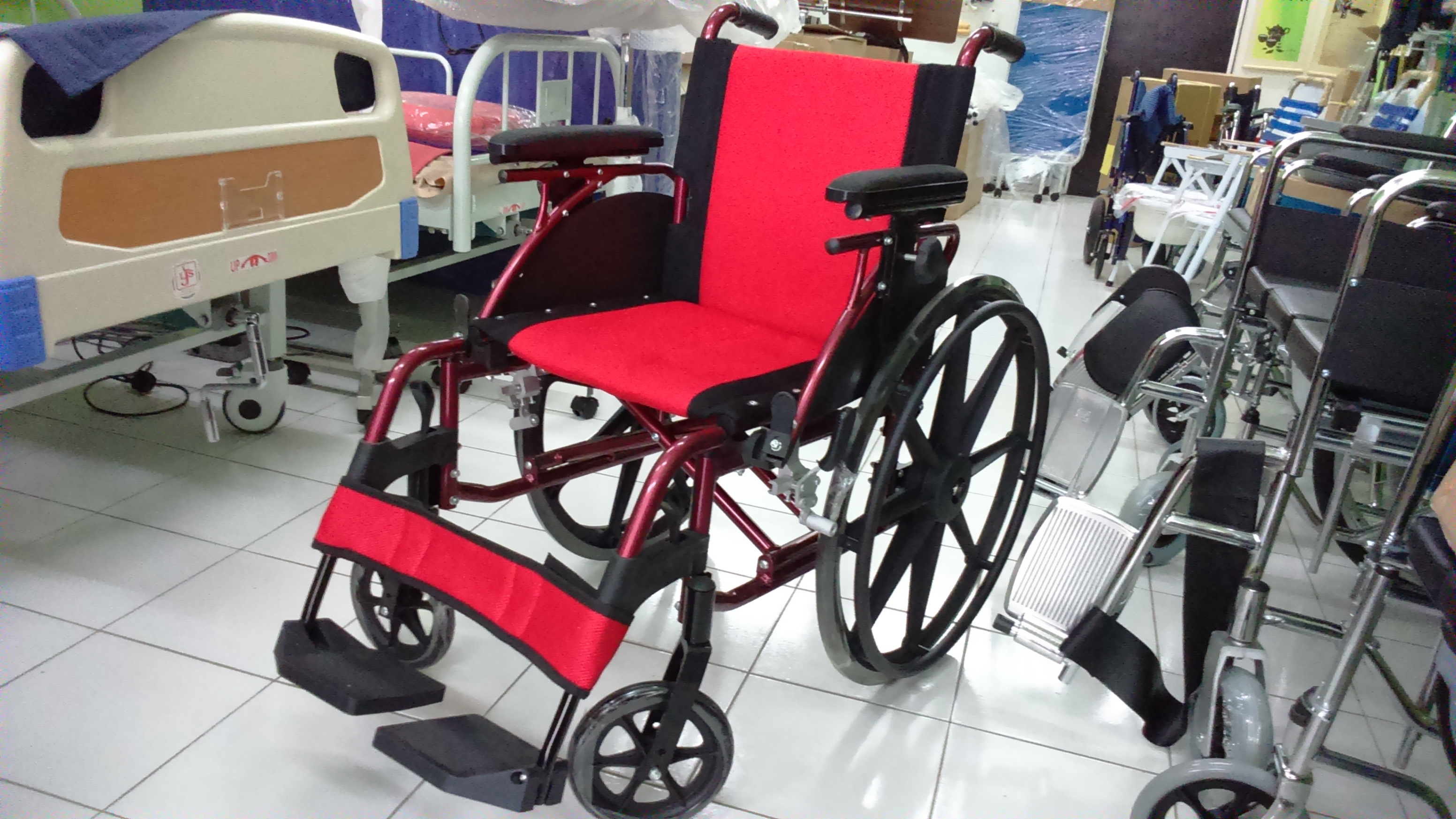 QR Lightweight Wheelchair 956L