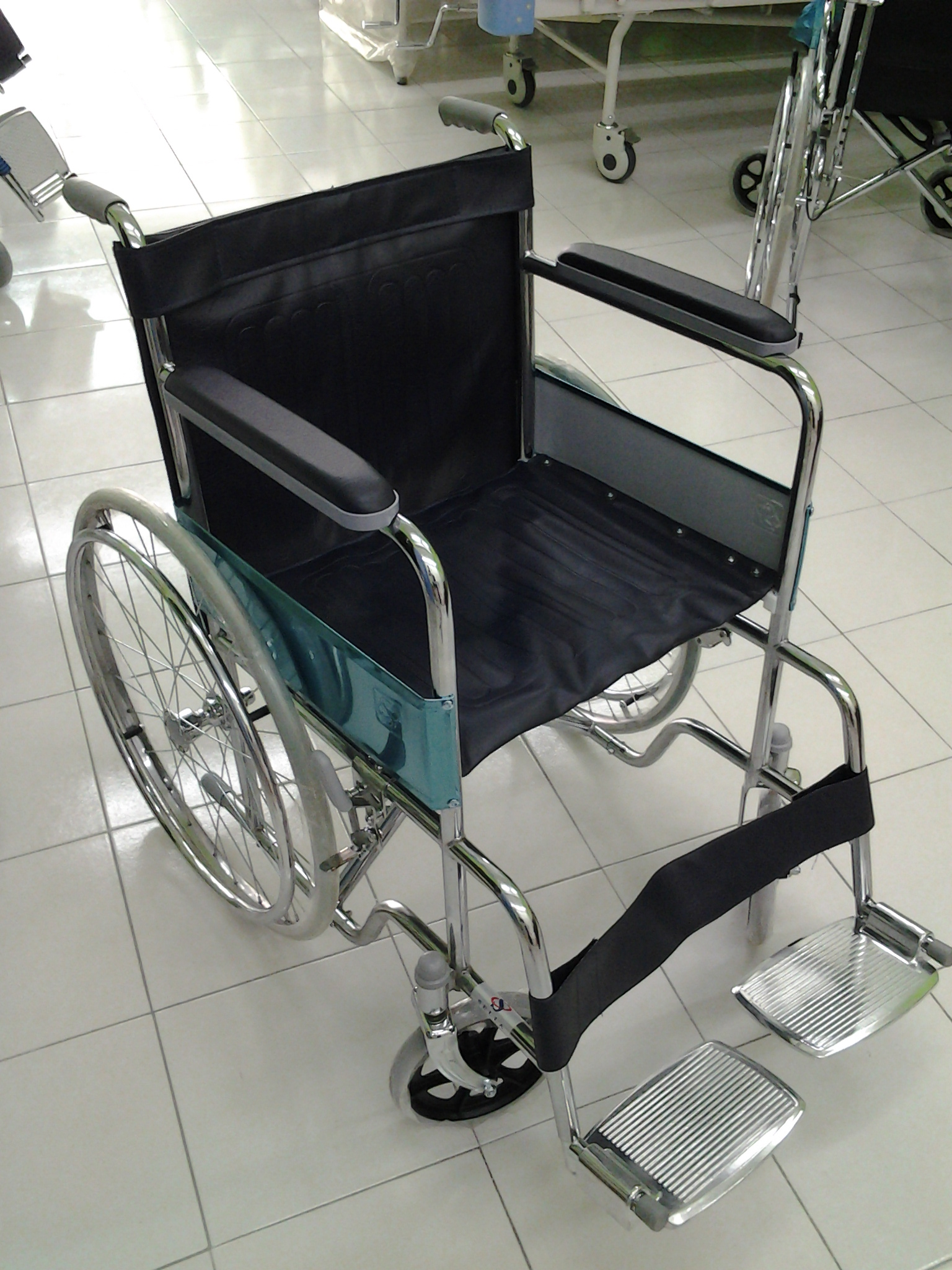 standard-hospital-wheelchair-8091
