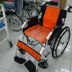 standard-lightweight-wheelchair-868l2